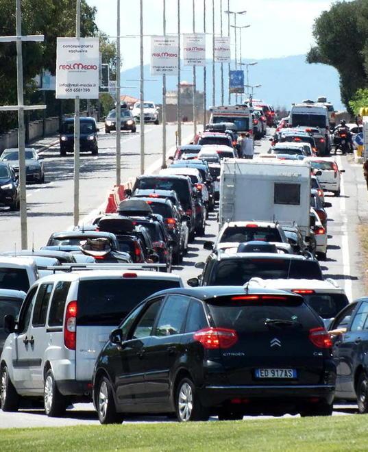 Allarme traffico nel weekend Previsti 5 chilometri di code 