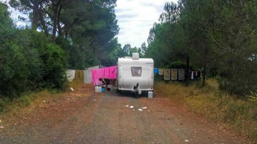 Via i nomadi dalla Canova La municipale sgombera il campo appena allestito