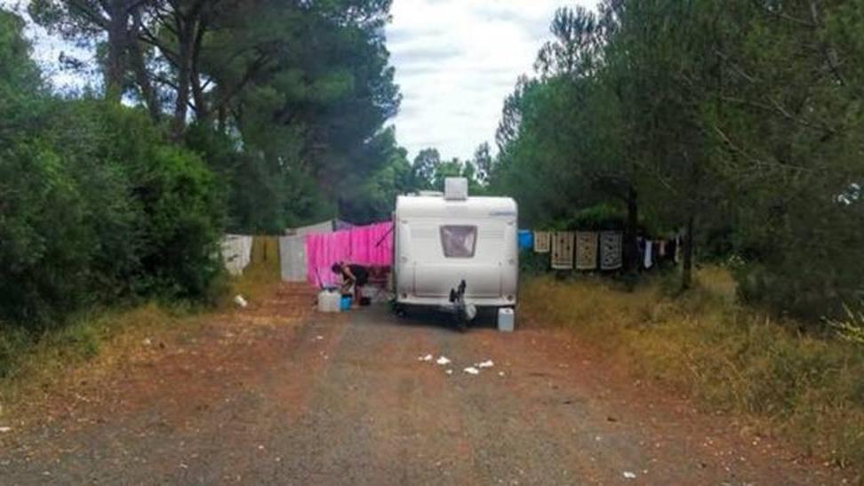 Via i nomadi dalla Canova La municipale sgombera il campo appena allestito