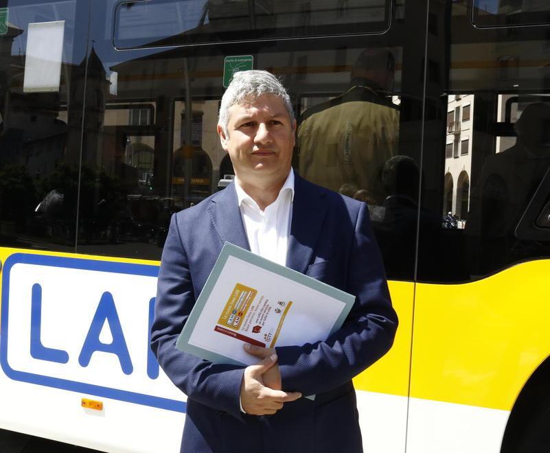 Rivoluzione sui bus Biglietti più cari, nuovi mezzi e ticket elettronico 