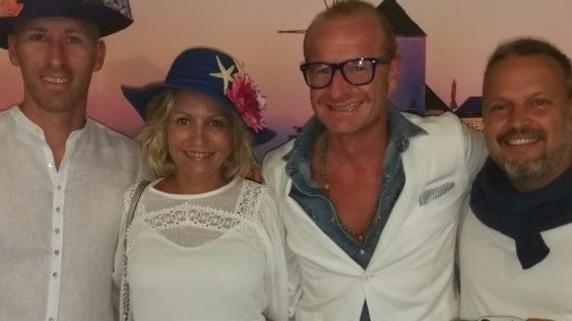 Se il ristorante diventa un’isola greca per una serata da sogno