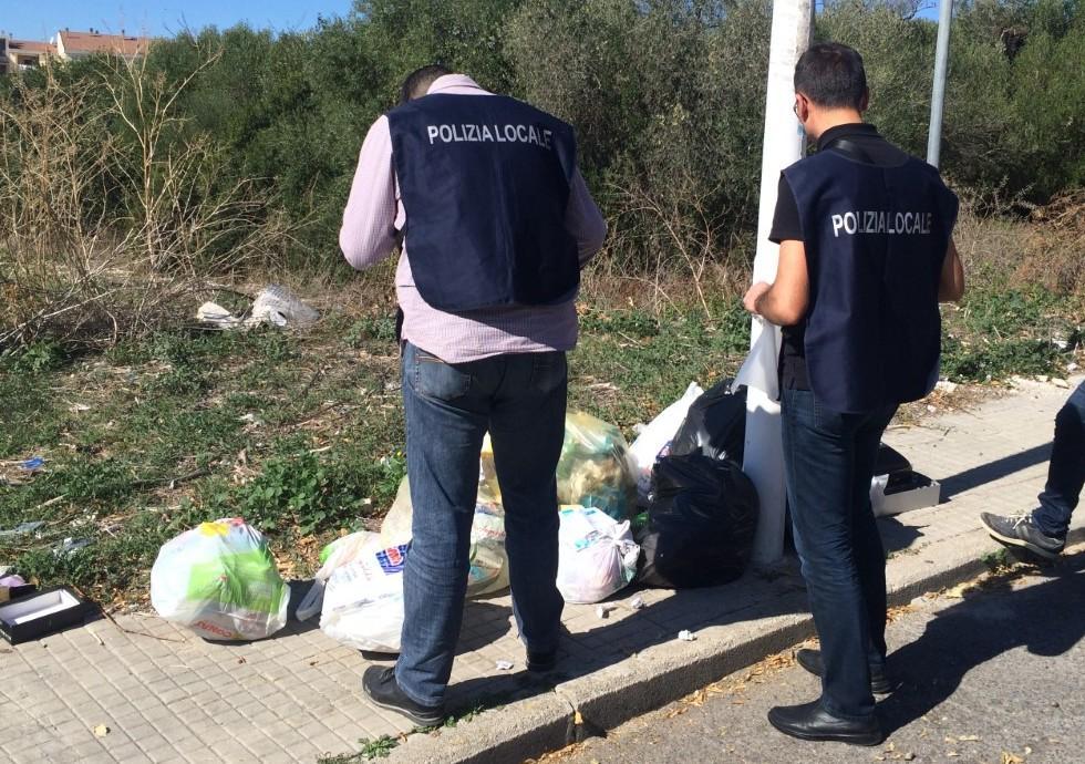 Il premio dell’immoralità ai cafoni del cassonetto 