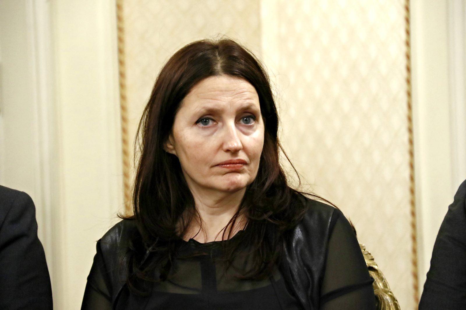 Carte d’identità lumaca, l’assessore chiede scusa: «È capitato anche a me» 