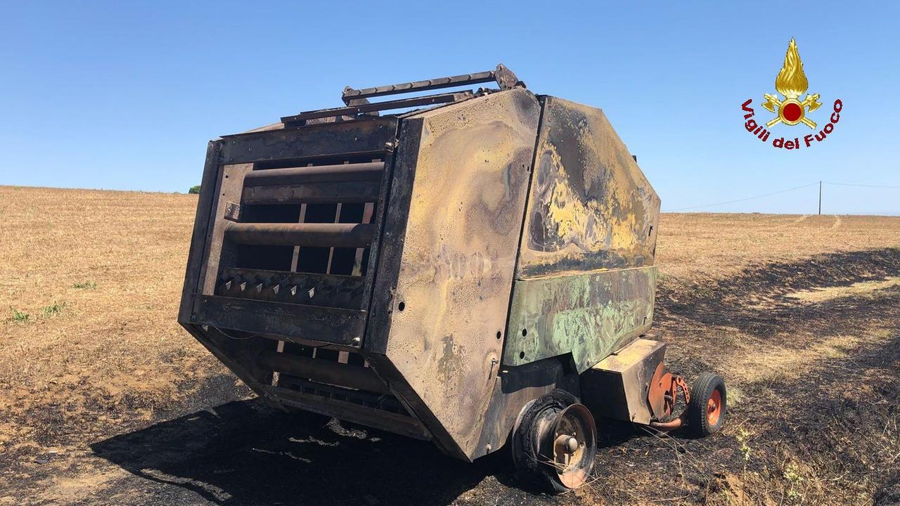 La rotopressa incendiata