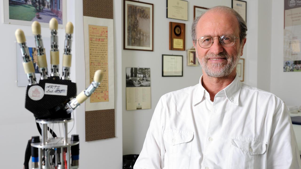 Il professor Paolo Dario (Istituto di BioRobotica)