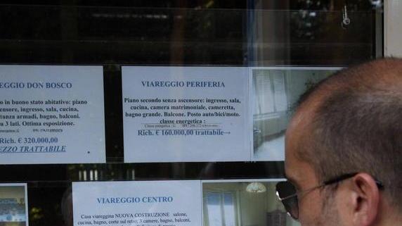 Tetti per tutte le tasche anche in centro Castellina ancora al top