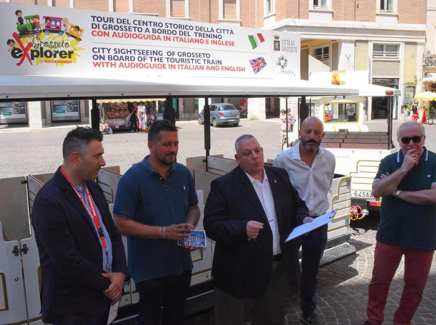 Tour guidato sul trenino per le strade del centro storico