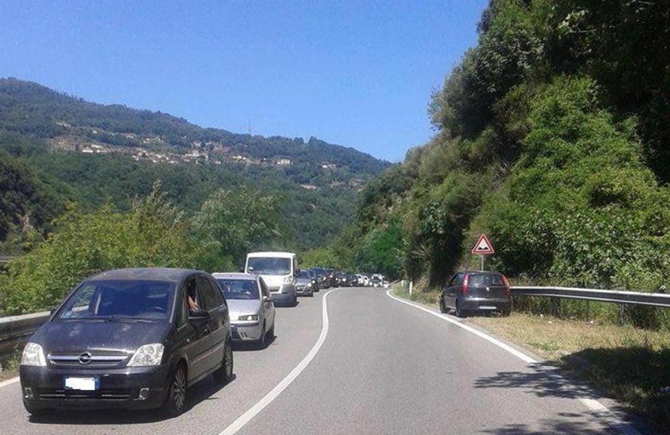 Traffico e code esasperanti la Cisa diventa un inferno 