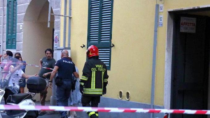 Fiamme in casa: morta la donna di 74 anni