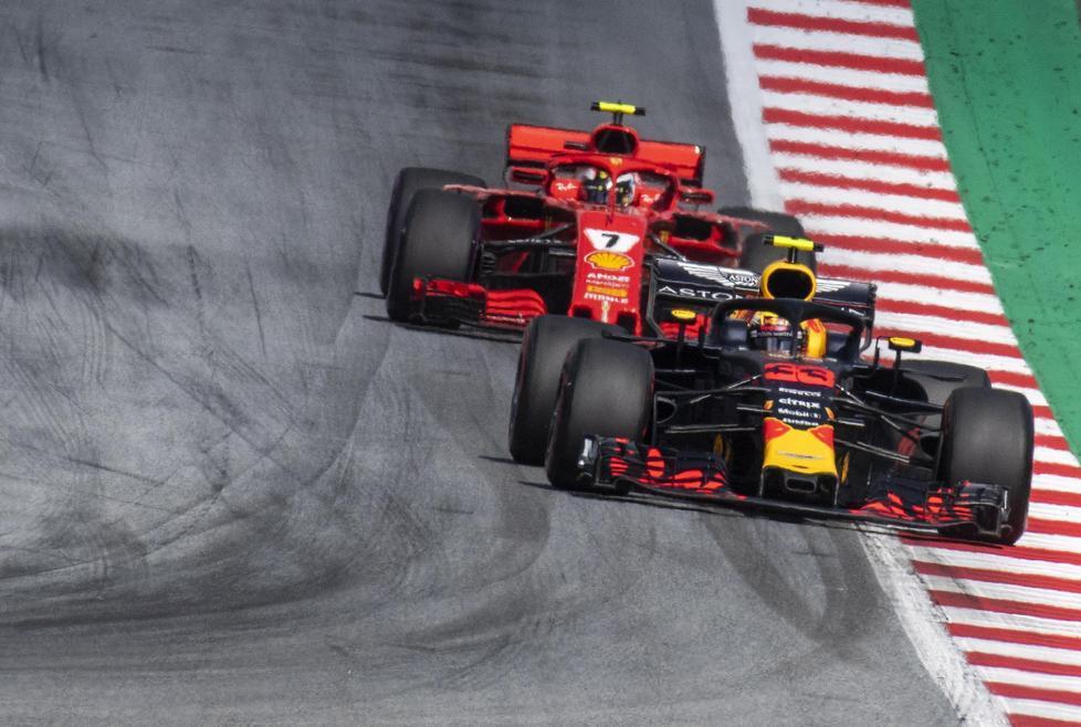 Il nitrito del Cavallino felice Vettel torna leader mondiale 