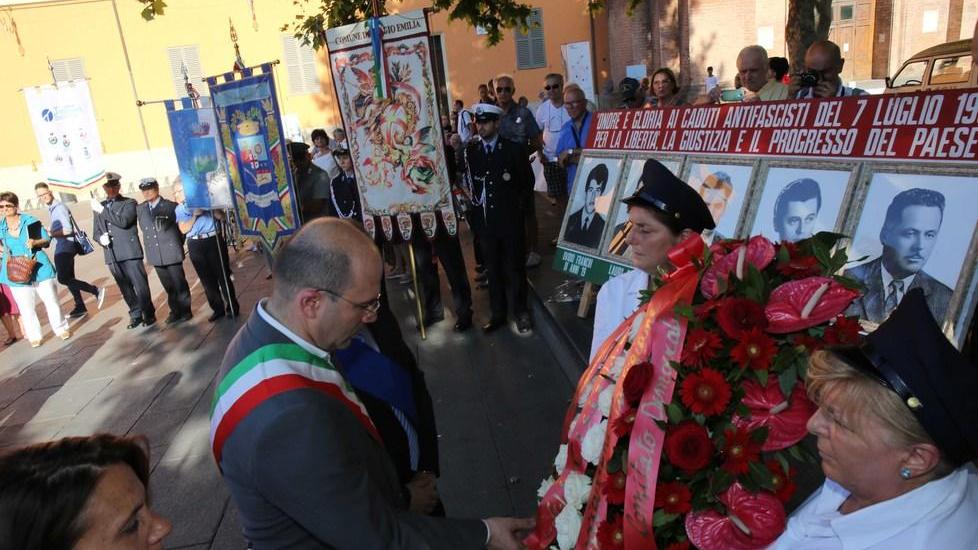 Posticipato di un giorno il convegno su Almirante