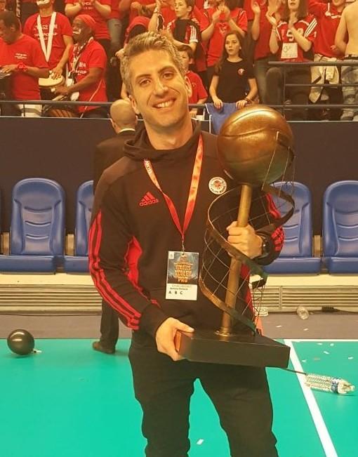 Dall’isola all’estero: piacciono i coach “made in Sardegna” 