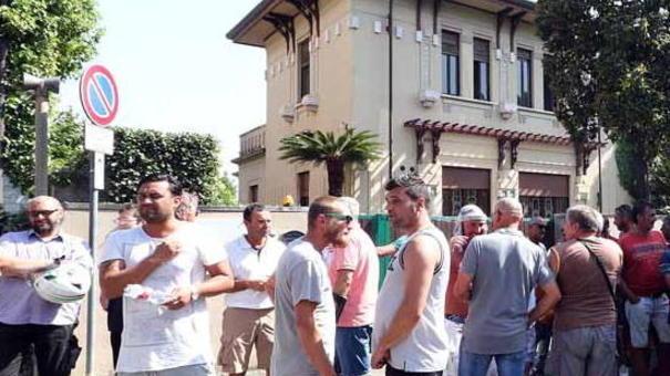 Marmo, mattinata di sciopero e tre presidi: trattativa avanti a oltranza con schiarita