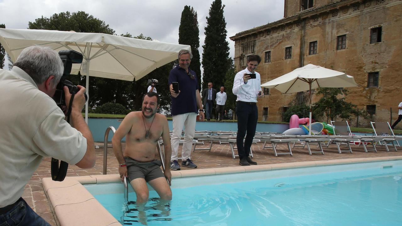 Immigrazione in Toscana, Salvini: "Dio ce ne scampi da quello che dice Rossi" - Video
