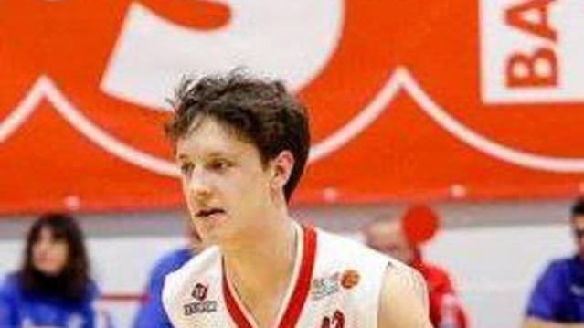 Basket tre contro tre per grandi e baby campioni