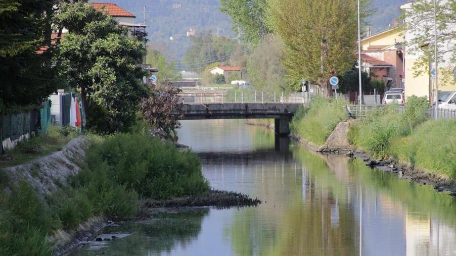 Per la Farabola argini da rinforzare e caccia agli scarichi abusivi