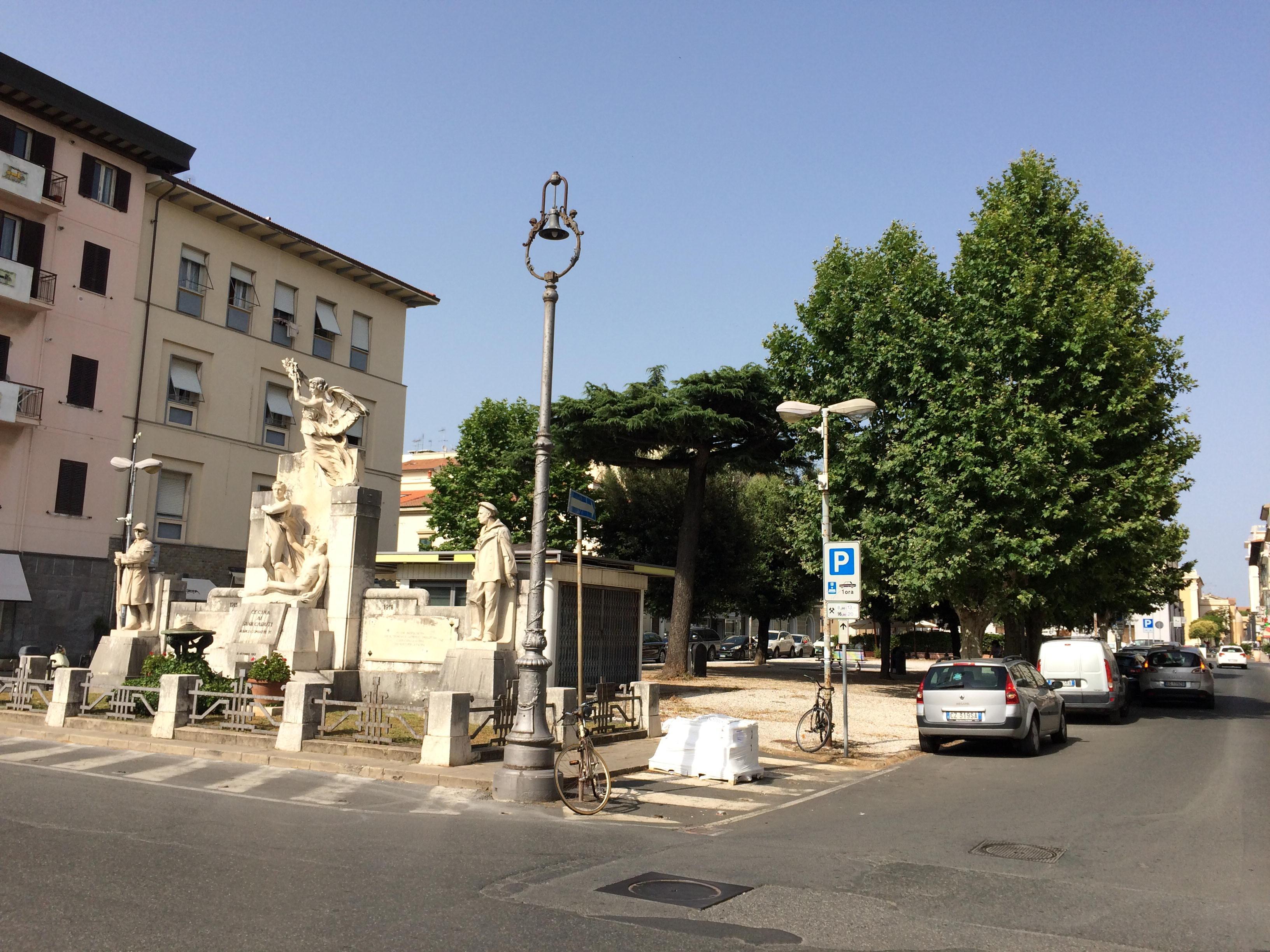 Piazza Gramsci dove sarann realizzati i nuovi parcheggi