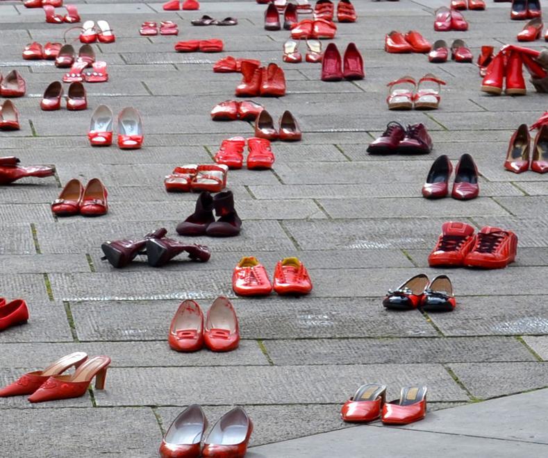 No ai femminicidi Oggi a Montecatini la notte è “Rossa” 