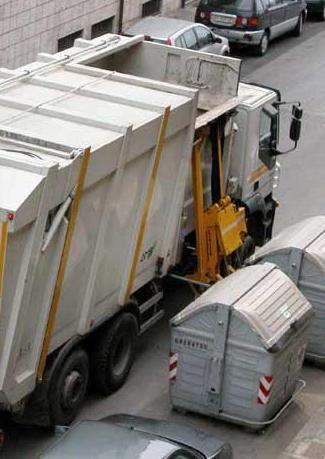 «Raccolta rifiuti, posti di lavoro da tutelare»