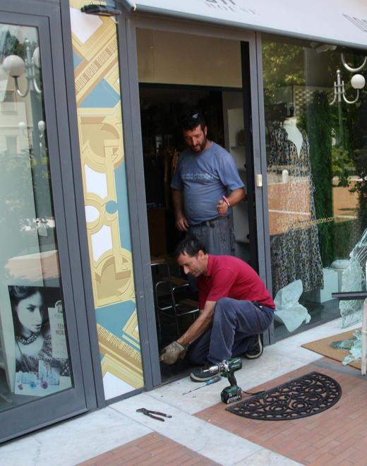 Spaccata nella notte da Dada House al Forte Via la cassa con 1.500 euro