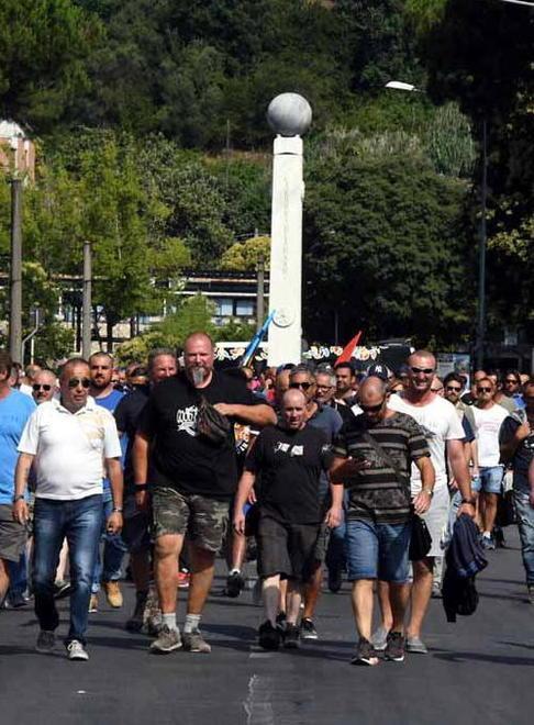 Dalle cinque del mattino all’una di notte: toni accesi e alta tensione ecco cosa è successo 