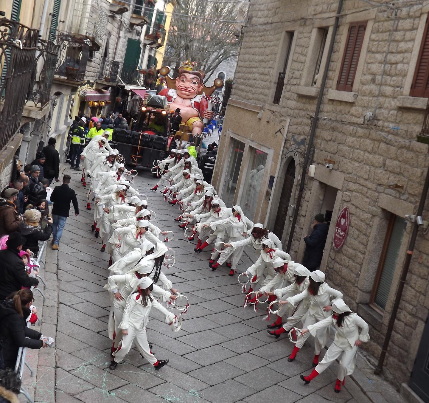 Si parla già di carnevale pronto il bando per i carri 
