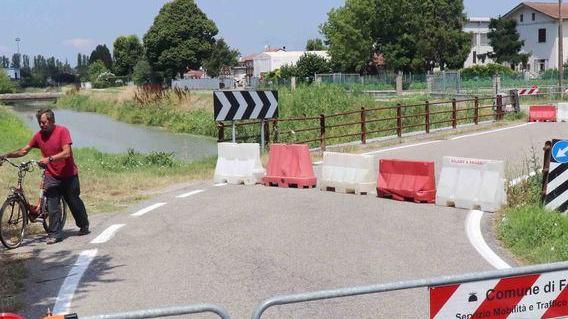 Spazio al cantiere Il ponte resta chiuso