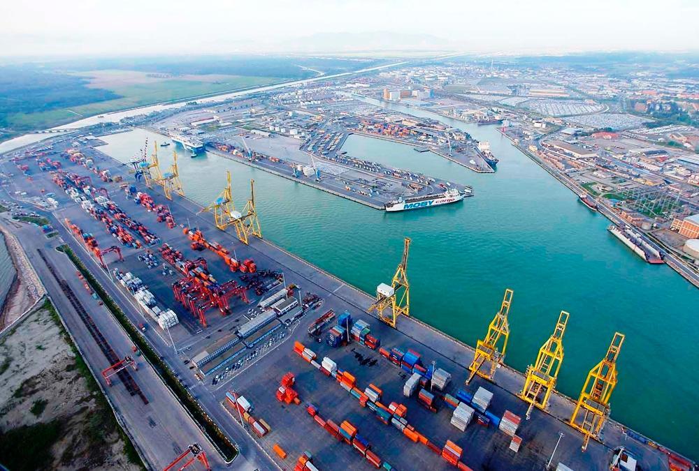 Porto, le navi fino a 300 metri possono entrare anche di notte 