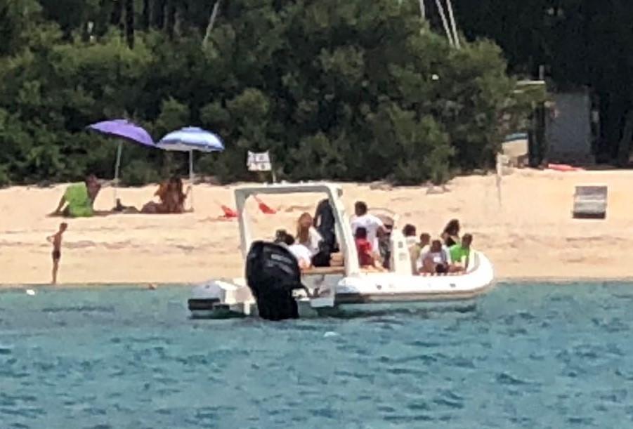 Organizzava gite in gommone nel Golfo di Cagliari senza autorizzazione, denunciato