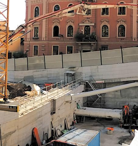 «Atac non paga» Sicrea chiude i lavori e lascia la voragine 
