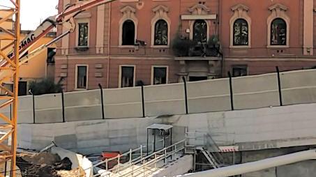 «Atac non paga» Sicrea chiude i lavori e lascia la voragine