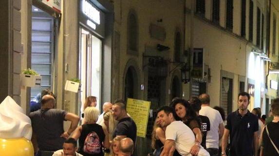 Vetro vietato sui tavoli Scatta la tregua tra Comune e Questura