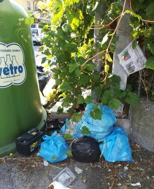 Gestione del porta a porta: pollice verso del Comune