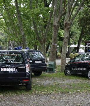 Blitz dei carabinieri nella pineta di Ponente