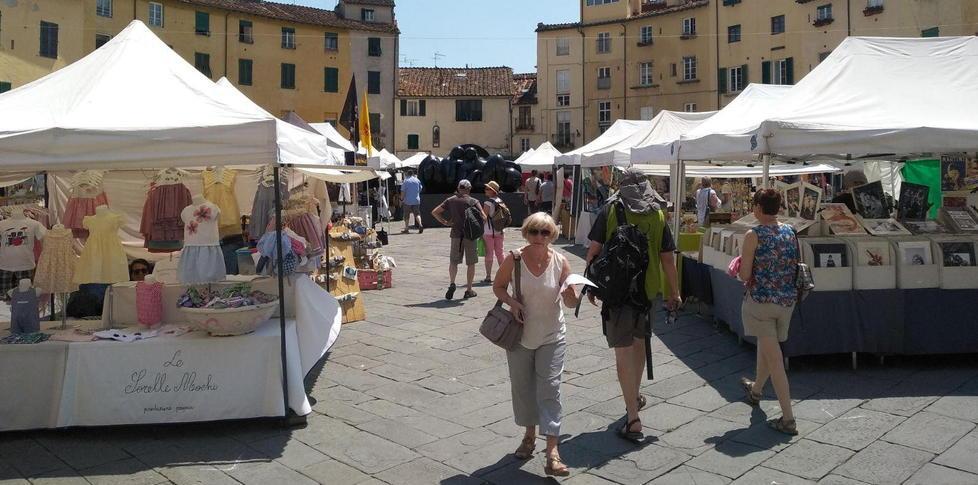 Tutti i mercati in centro dal Portone dei Borghi a piazza San Frediano 