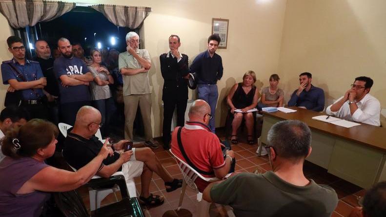 Accoglienza migranti Polemiche e accuse durante l’assemblea