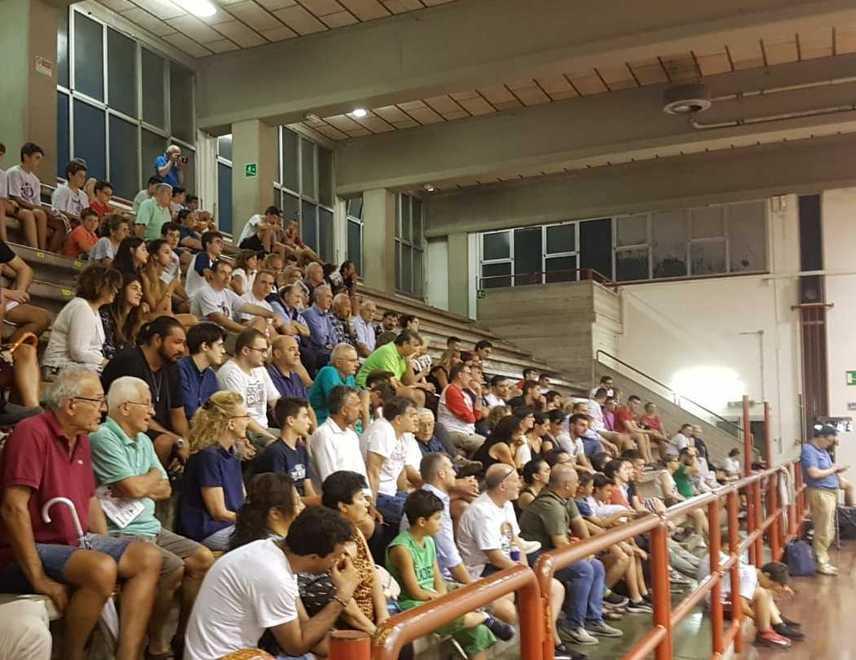 Il popolo del basket alla “Rinaldini” per festeggiare la Torre 