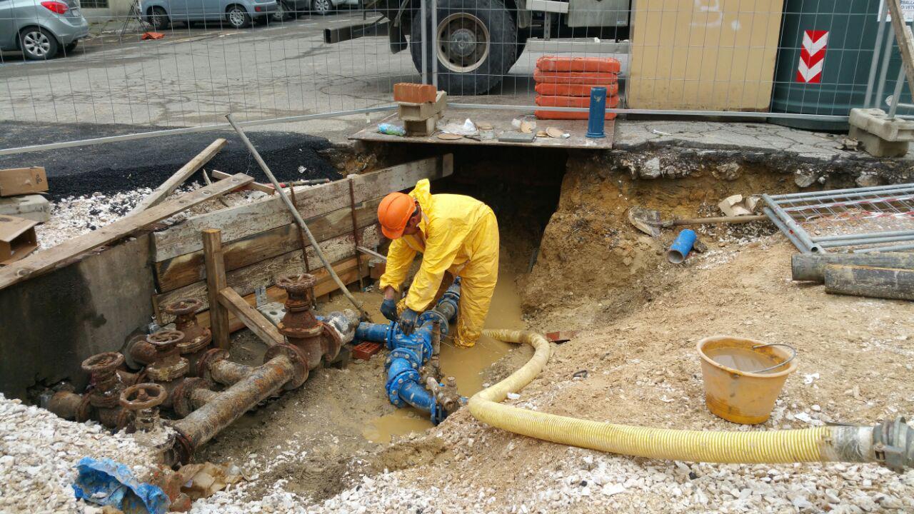Lavori alla rete idrica (Foto d'archivio)