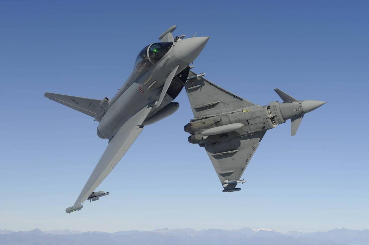 Aereo dell'Iberia intercettato da due caccia Eurofighter del 4° stormo di Grosseto 