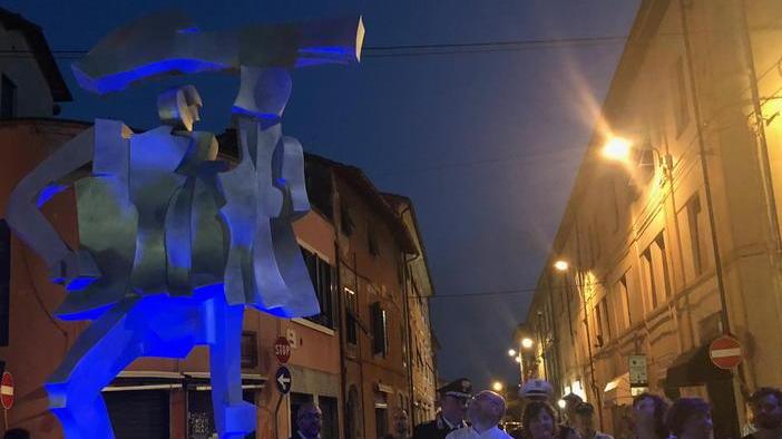 Il nuovo asfalto e un’opera di Metzler non frenano i malumori in via Roma