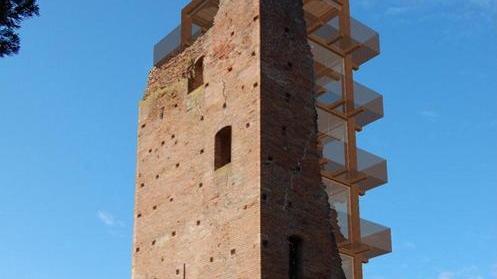 Terrazze con vista sulla vallata parte il restauro della Torre di mezzo