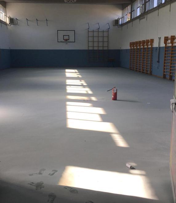 Vandali alla Giorgini, usati estintori per gioco La palestra è fuori uso