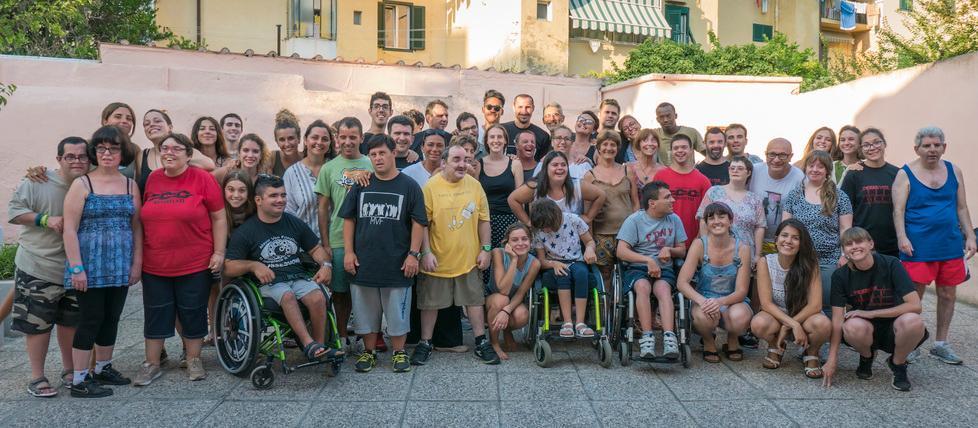 L’azzurro tra gli attori della Mayor Von Frinzius