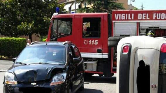 Occupa la vecchia casa del guardiano della pineta