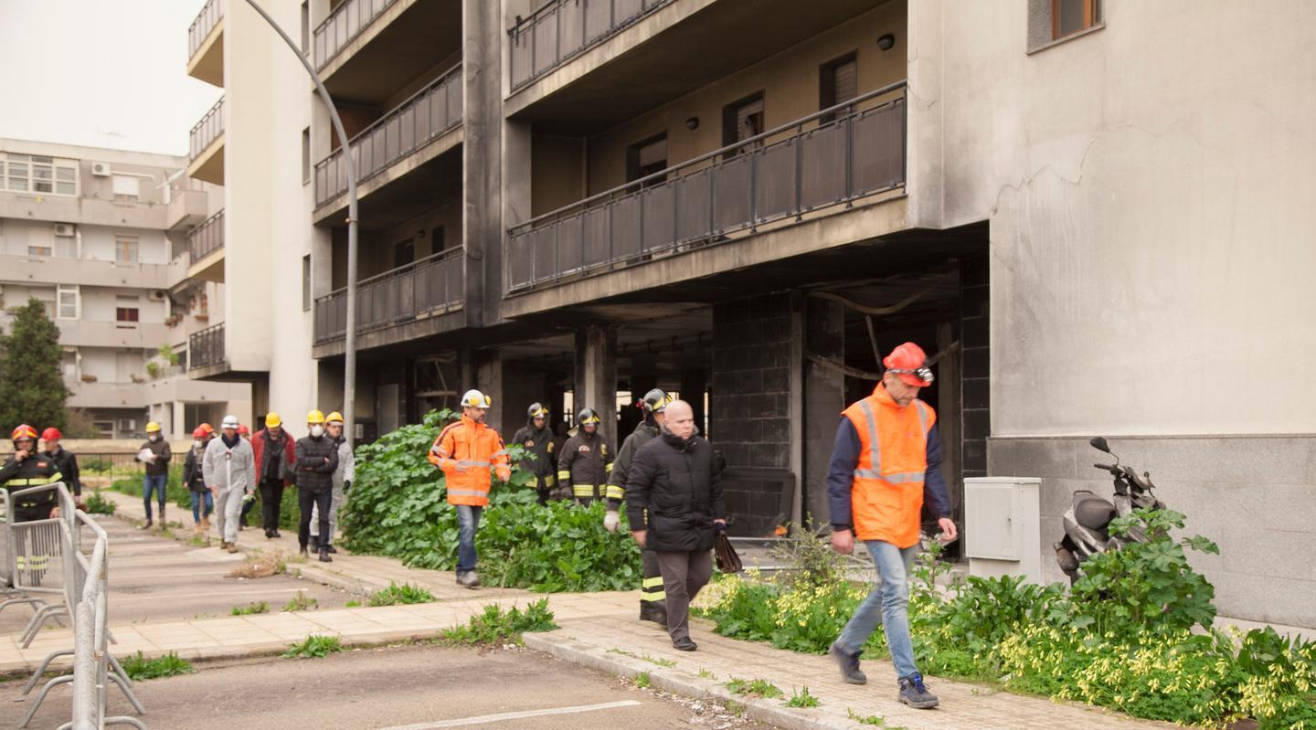 Palazzo bruciato, la ditta Sofingi di Giorico eseguirà i lavori per la messa in sicurezza