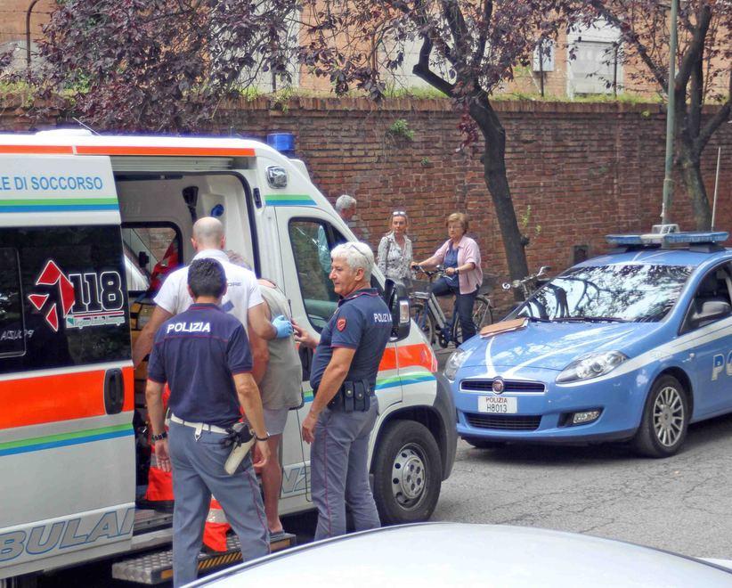 Preso lo scippatore seriale: appello della polizia alle vittime 
