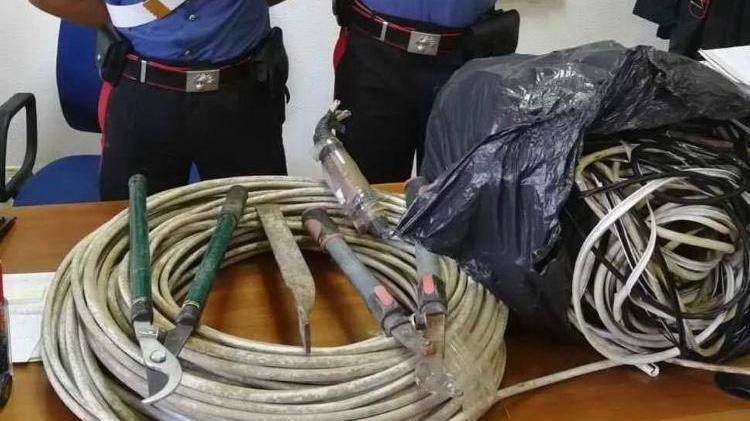 Rubavano cavi elettrici, quattro persone arrestate dai carabinieri