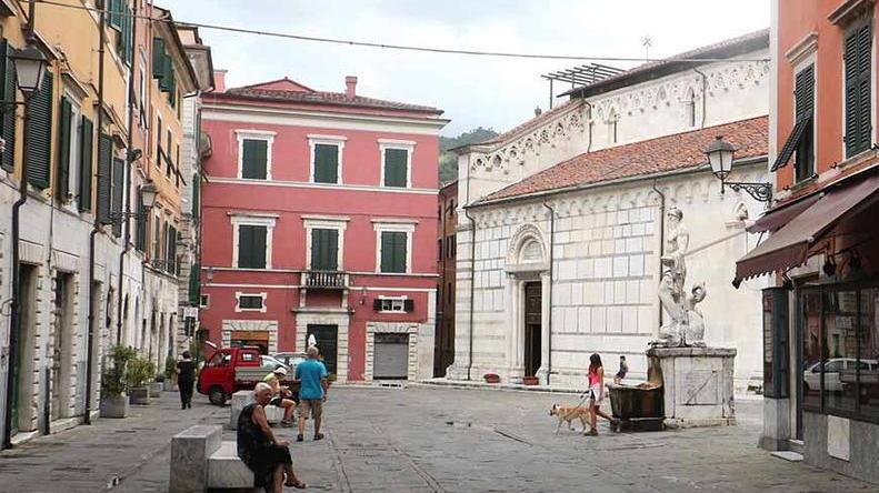 Commercianti contro la Ztl: «In piazza Duomo siamo dimenticati»