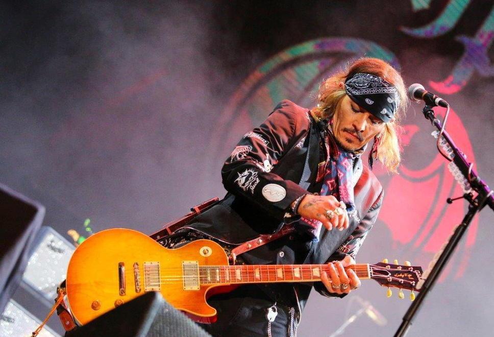 Johnny Depp sul palco (Foto Matteo Bini)