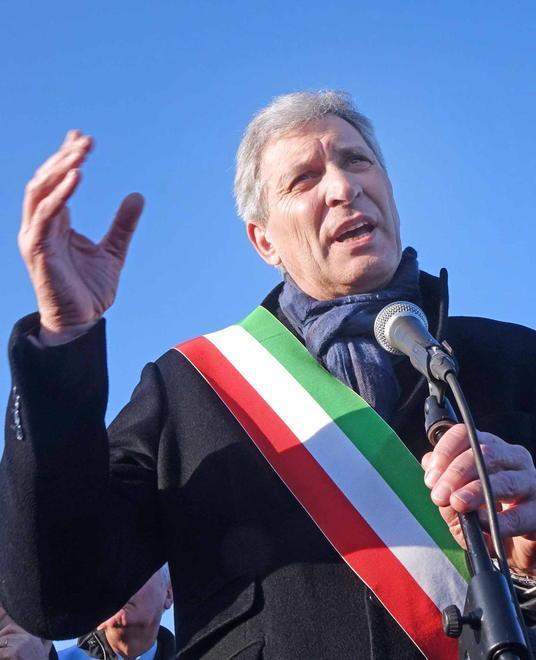 Bambino figlio di due madri Il sindaco Betti: nessun ricorso 